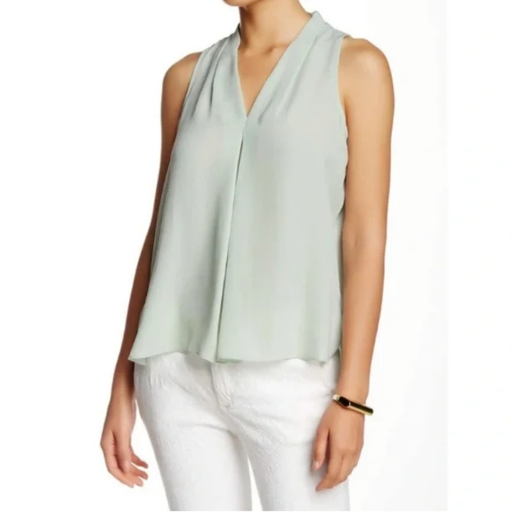 Vince Camuto seafoam pale green sleeveless flowy top Small EUC